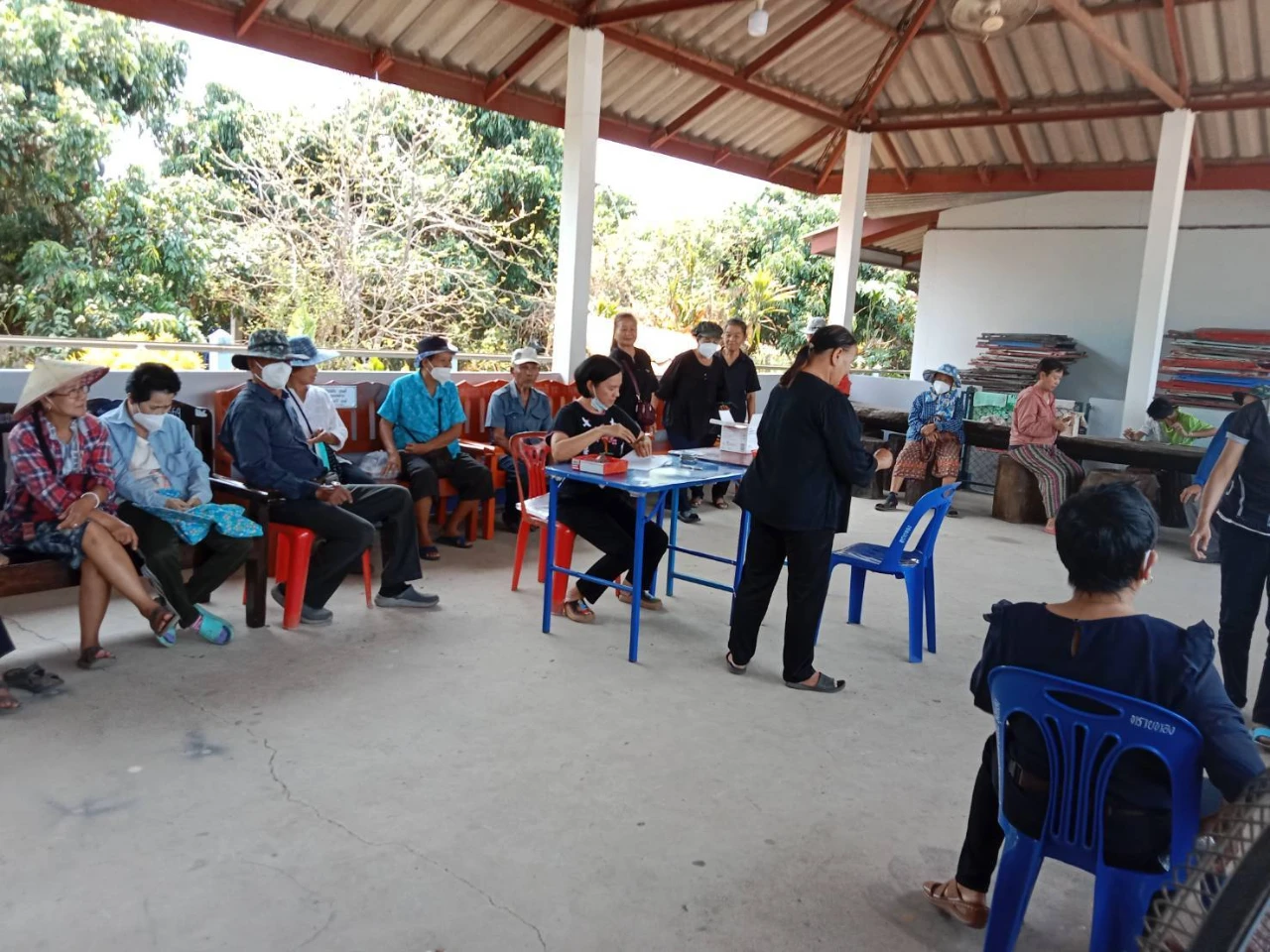 เทศบาลตำบลเขื่อนผากบริการจ่ายเบี้ยยังชีพผู้สูงอายุ คนพิการ และ ผู้ป่วยเอดส์ ประจำเดือน เมษายน พ.ศ.2569